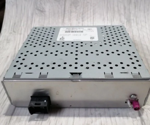 TV-тюнер для Mercedes-Benz S class W222 2013-2017 на фотографиях