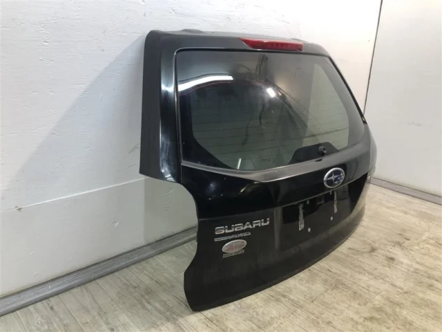 Крышка багажника для Subaru Forester SJ rest 2016-2019 на фотографиях