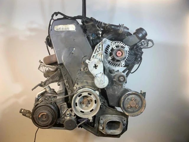 Двигатель для Audi A4 B5 Avant 1994-2001 на фотографиях