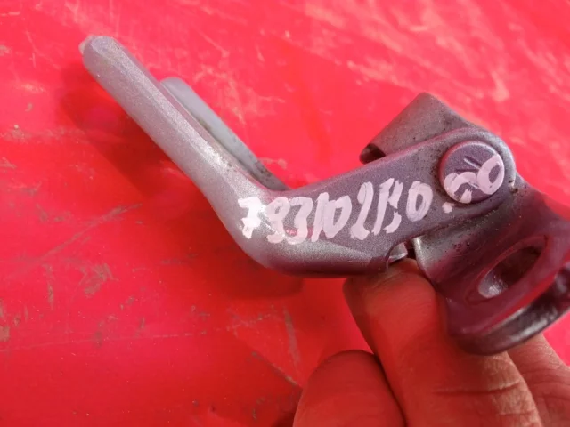 Петля двери задняя левая нижняя для Kia Cerato YD 2016-2020 rest. на фотографиях