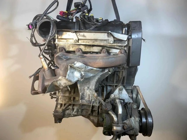 Двигатель для Audi A4 B5 Avant 1994-2001 на фотографиях