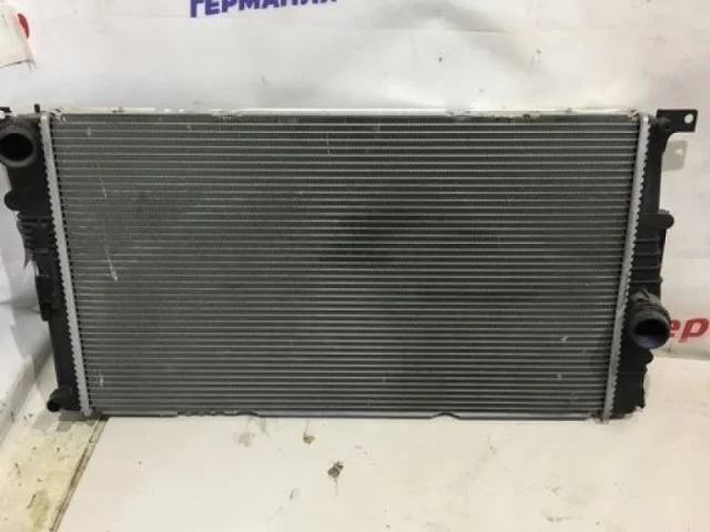 Панель радиатора (телевизор) для BMW 1er Ф20 2011-2015 на фотографиях