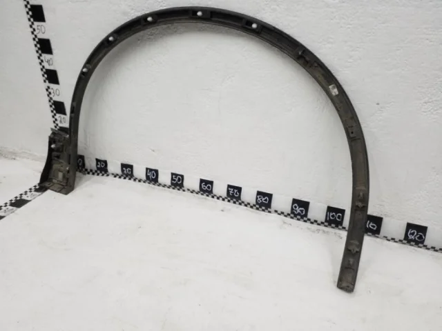 Молдинг крыла передний левый для Volkswagen Touareg III (CR) 2018+ на фотографиях