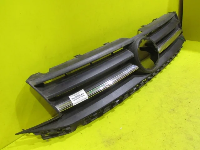 Решетка радиатора для Volkswagen Caddy IV (2K) 2015-2020 на фотографиях