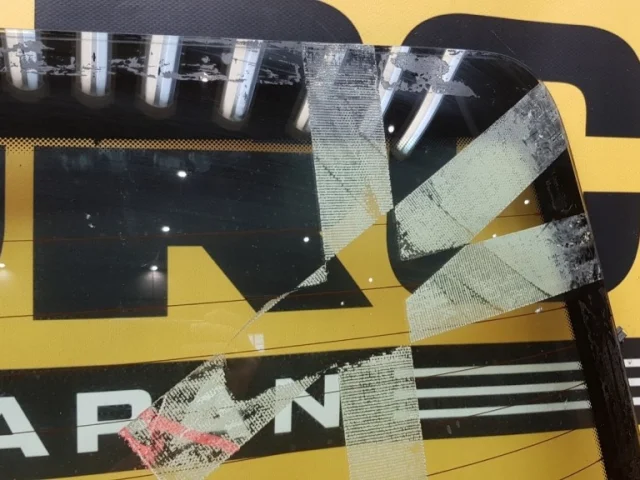 Стекло заднее для BMW 7er Е38 1994-2001 на фотографиях