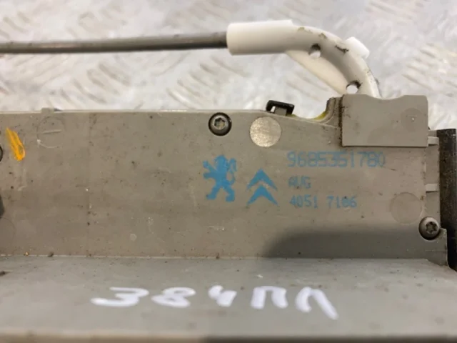 Замок передней левой двери для Citroen C4 Седан 2010-2016 на фотографиях