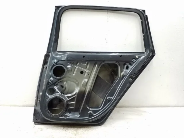 Дверь задняя правая для Skoda Octavia A7 Tour на фотографиях