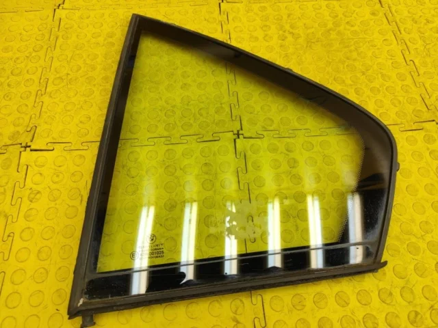 Стекло двери заднее левое для BMW 7er Е38 1994-2001 на фотографиях