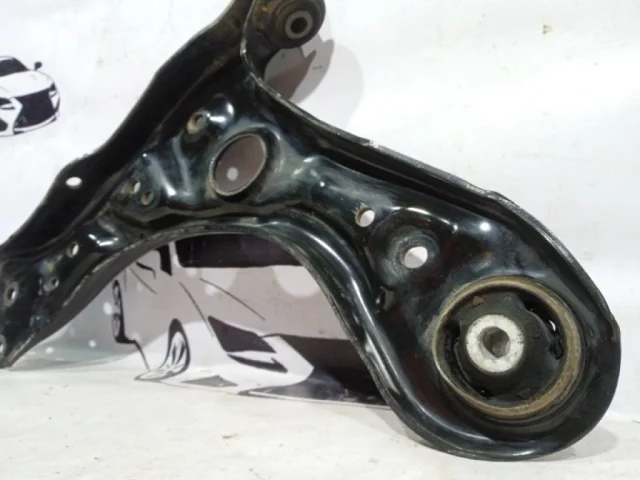 Рычаг передний правый нижний для Volkswagen Polo V (6C) Седан 2015-2020 на фотографиях