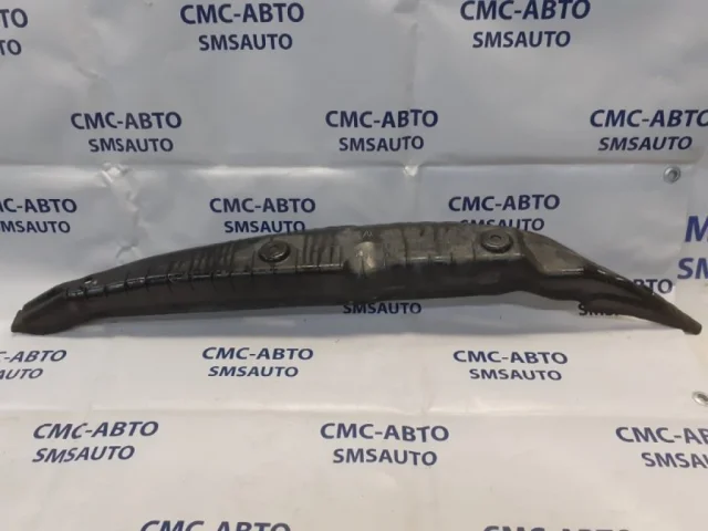 Накладка двери передней правой для Mercedes-Benz M class W164 2005-2011 на фотографиях