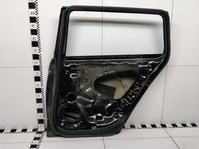 Дверь задняя правая для Volkswagen Passat (B8) Variant 2014-2019 на фотографиях