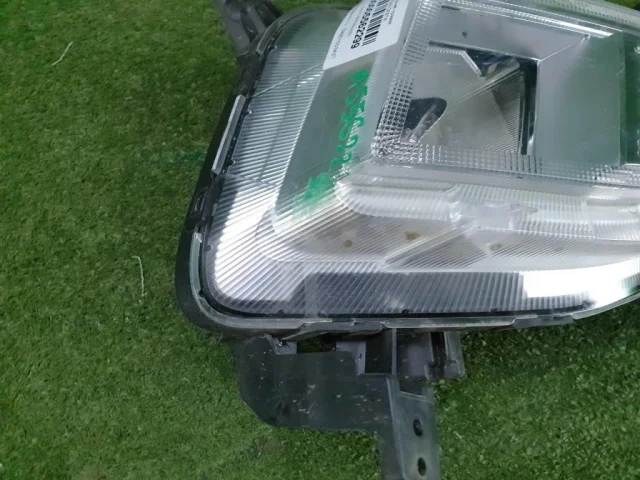 Противотуманка (ПТФ) передняя правая для Hyundai Creta 2 SU2 2021+ на фотографиях