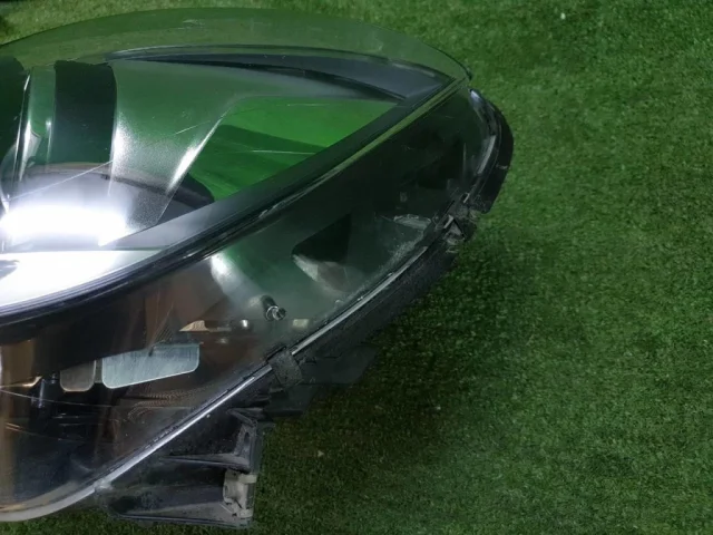 Крышка форсунки фароомывателя левая для Mercedes-Benz C class W204 2007-2014 на фотографиях