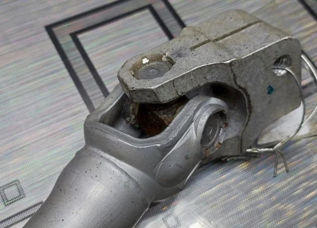 Рулевой кардан для BMW 1er Ф20 2011-2015 на фотографиях