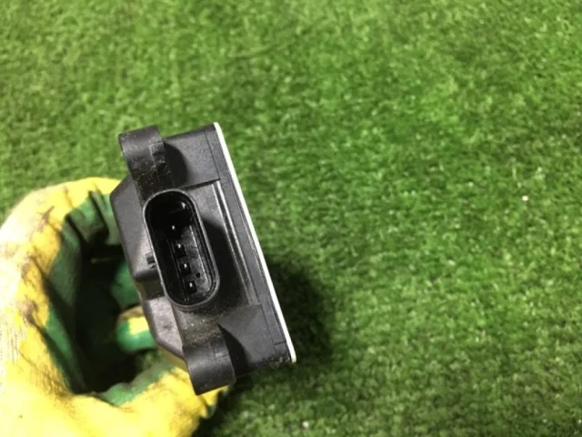 Моторчик корректора фары для BMW 5er G30 2016-2023 на фотографиях