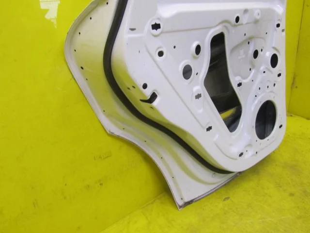 Дверь задняя левая для Porsche Macan 95B 2014-2023 на фотографиях