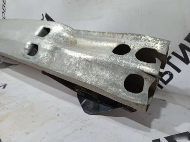 Усилитель заднего бампера для Toyota Avensis Универсал T250 2003-2008 на фотографиях