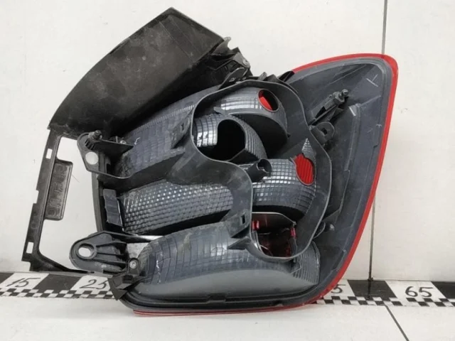 Фонарь внешний левый для BMW 1er Ф20 rest.1 2015-2020 на фотографиях