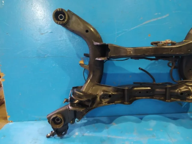 Задняя балка для Nissan Teana J31 2003-2007 на фотографиях