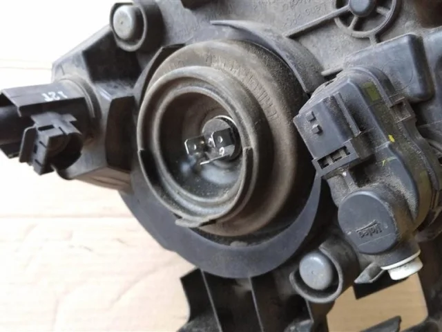 Фара правая для Nissan Juke YF15 JDM 2010-2014 на фотографиях