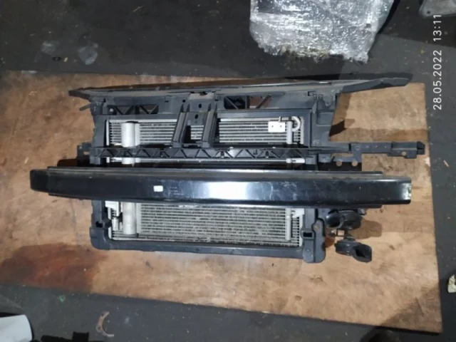 Панель радиатора (телевизор) для Volkswagen Polo IV (9N3) 2005-2009 на фотографиях