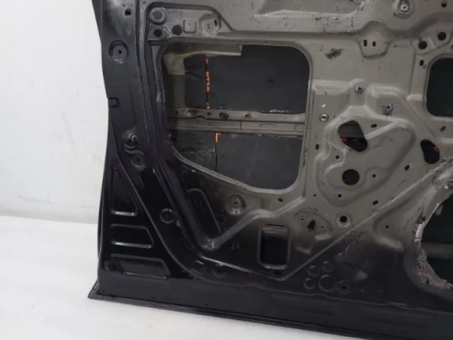 Двери для Infiniti QX 56 2010-2014 на фотографиях