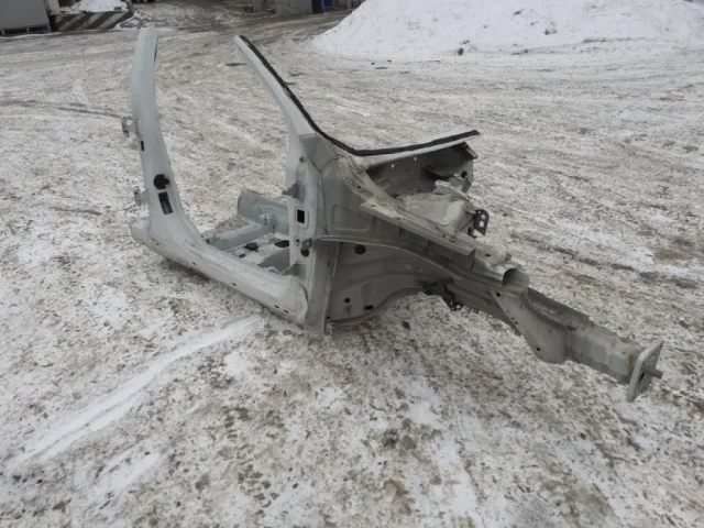 Четверть кузова передняя правая для Volvo XC60 Y20 2008-2017 на фотографиях