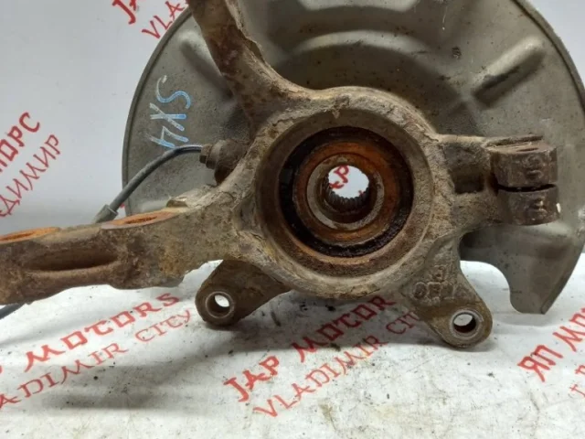 Кулак поворотный левый для Suzuki SX4 2006-2009 на фотографиях