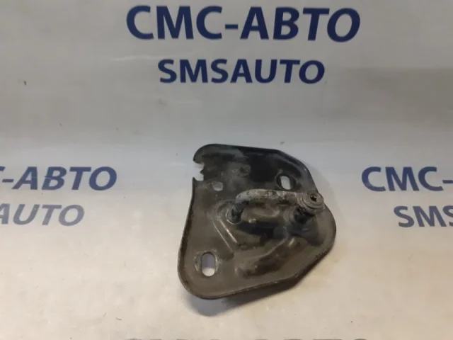 Замок капота для Audi A7 4G 2010-2014 на фотографиях