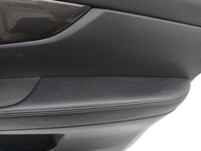 Уплотнитель передней правой двери для Nissan X-Trail T32 JDM 2013-2022 на фотографиях