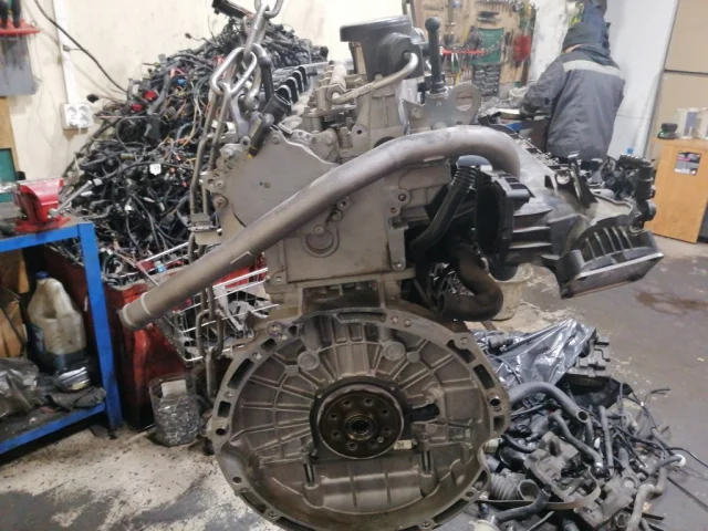 Двигатель для Mercedes-Benz C class C204 2008-2015 на фотографиях