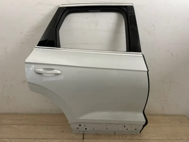 Дверь задняя правая для Volkswagen Touareg III (CR) 2018+ на фотографиях