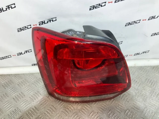 Фонарь левый для Volkswagen Polo V (6R) 2009-2014 на фотографиях