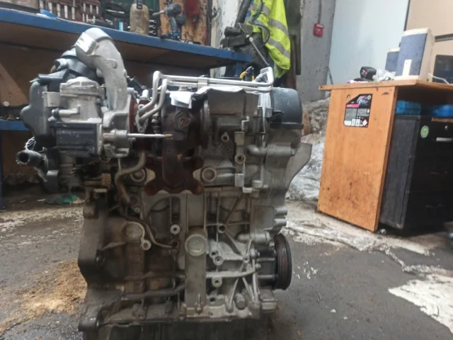 Двигатель для Skoda Octavia A7 Tour на фотографиях