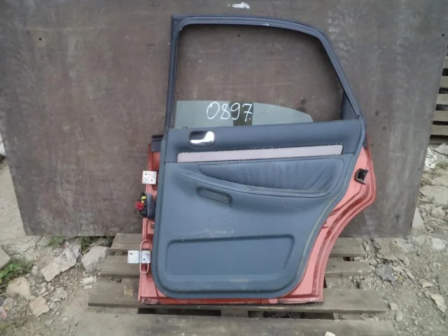 Двери для Audi A4 B5 Avant 1994-2001 на фотографиях