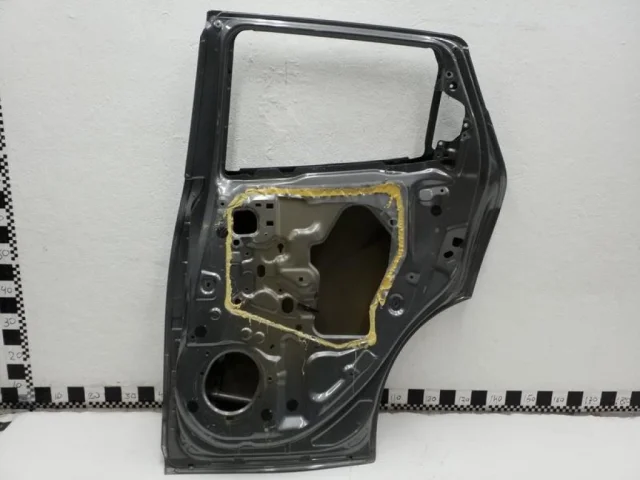 Накладка на дверь задняя правая для Nissan Juke YF15 JDM 2010-2014 на фотографиях