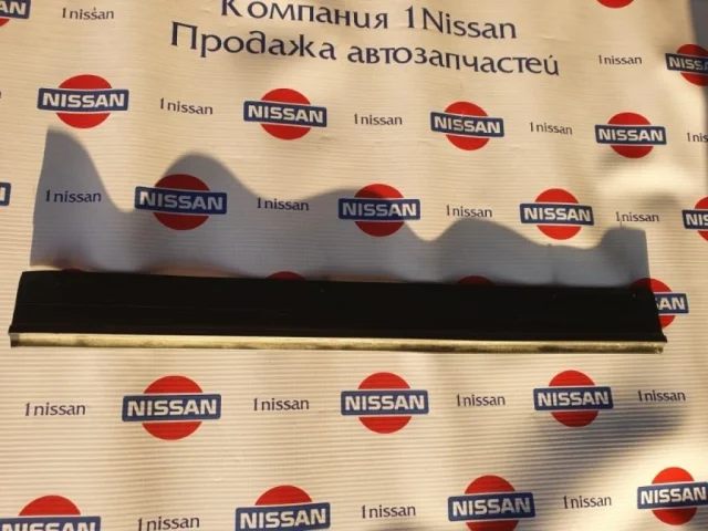 Уплотнитель задней левой двери для Nissan Qashqai J11 2013-2019 на фотографиях