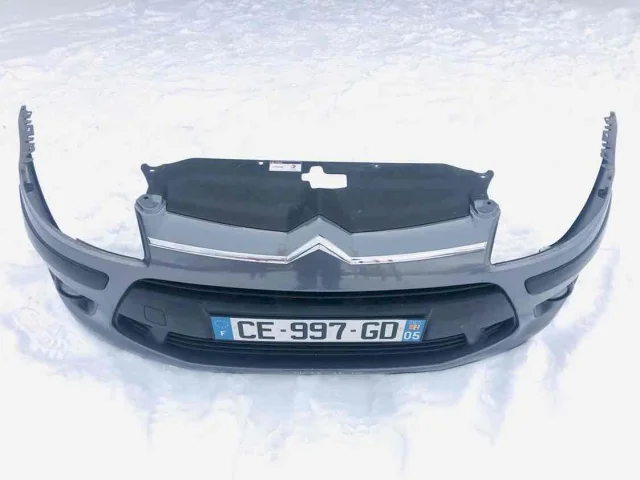 Бампер передний для Citroen C4 Хэтчбек 2004-2011 на фотографиях