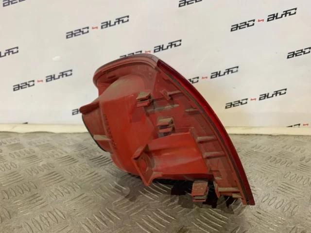 Фонарь внешний правый для Volkswagen Passat Variant (B6, Typ 3C) 2004-2010 на фотографиях