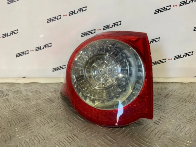 Фары для Volkswagen Passat Variant (B6, Typ 3C) 2004-2010 на фотографиях