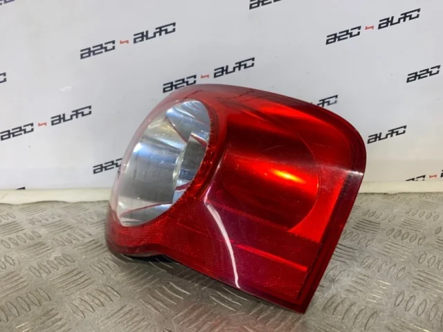 Фонарь внешний правый для Volkswagen Passat Variant (B6, Typ 3C) 2004-2010 на фотографиях