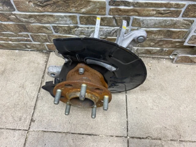 Кулак задний правый для Hyundai Tucson NX4 2020+ на фотографиях