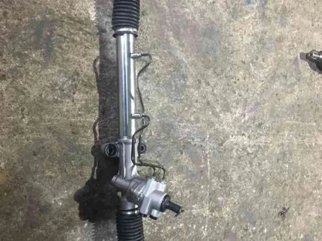 Рулевая рейка для Toyota Avensis Седан T220 1997-2003 на фотографиях