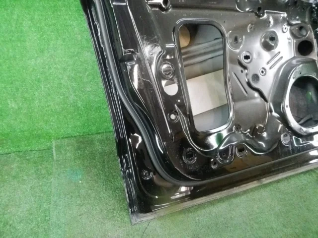 Дверь передняя левая для Porsche Macan 95B 2014-2023 на фотографиях