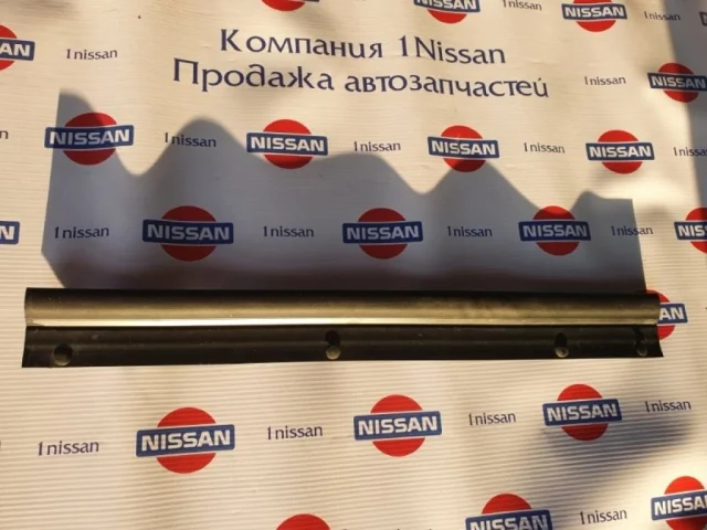 Уплотнитель задней левой двери для Nissan Qashqai J11 2013-2019 на фотографиях