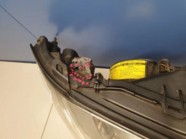 Фары для Subaru Legacy Универсал BP/B13 2003-2009 на фотографиях