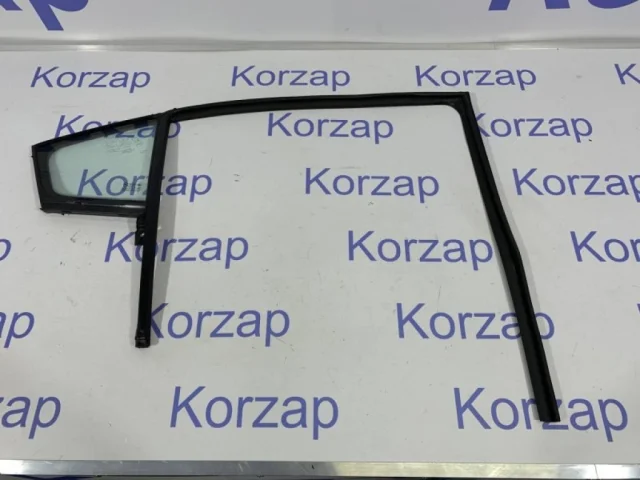 Стекла и зеркала для Kia Cerato TD Купе 2008-2013 на фотографиях