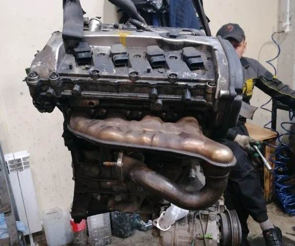 Двигатель для Audi A4 B6 Avant 2000-2004 на фотографиях