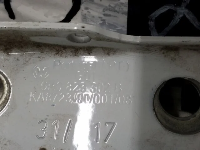 Петля капота правая для Volkswagen Polo V (6C) Седан 2015-2020 на фотографиях