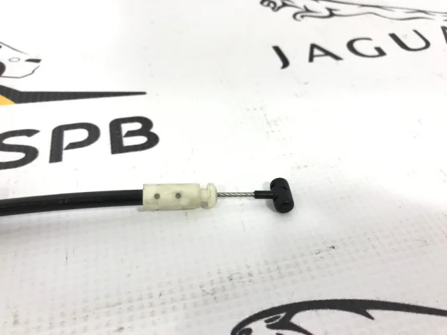 Уплотнитель передней правой двери для Land Rover Discovery L319 2009-2013 на фотографиях